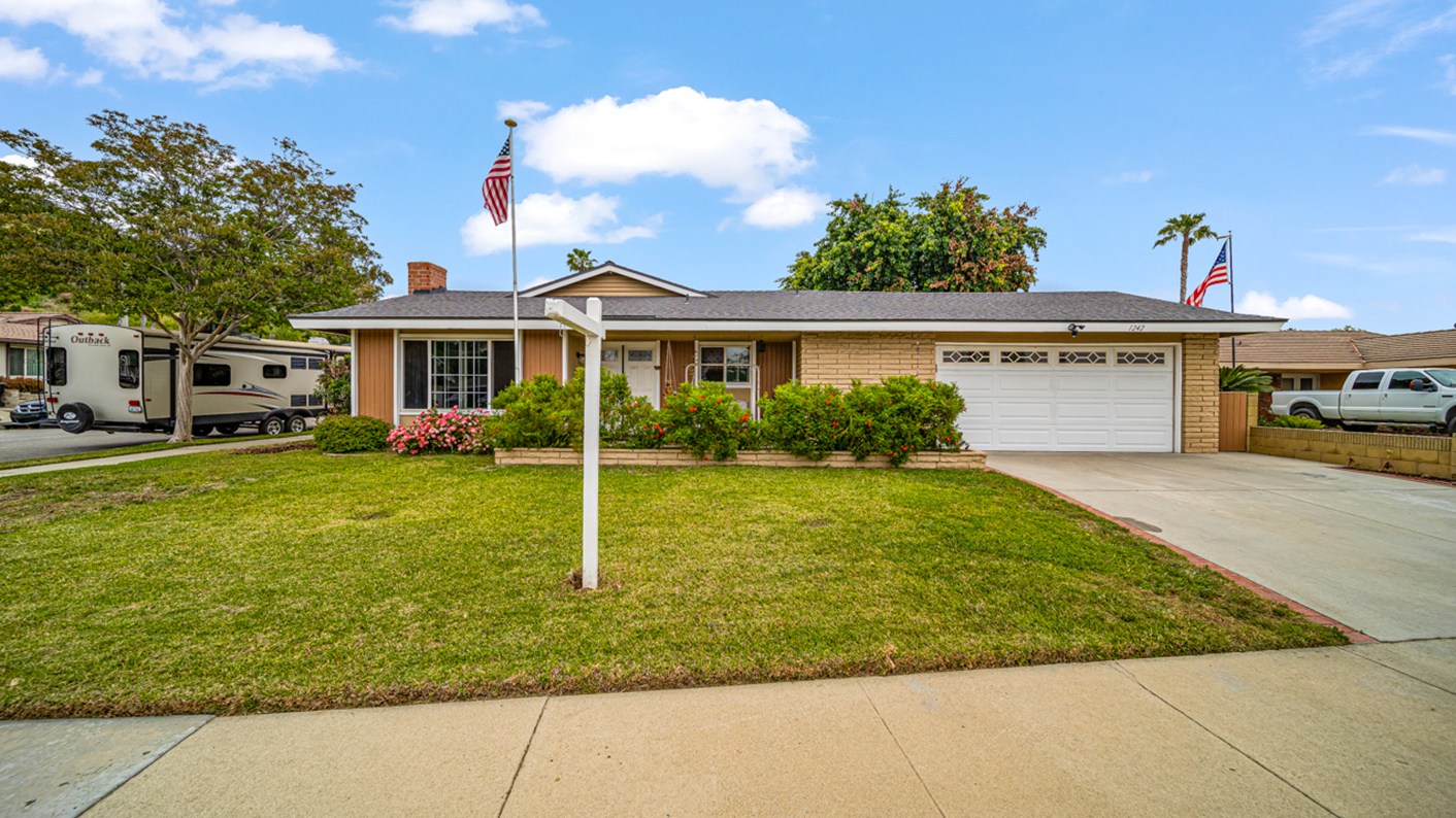 1242 South Glencroft Road, Glendora, CA 91740