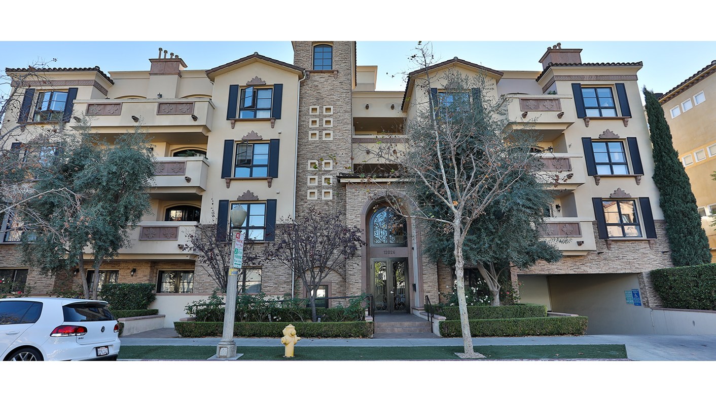 12026 Hoffman Street 401, Studio City, CA 91604