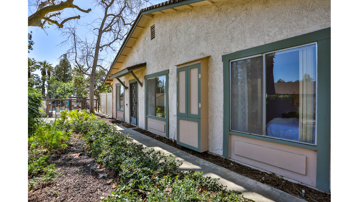 820 East Silver Maple Drive, Azusa, CA 91702