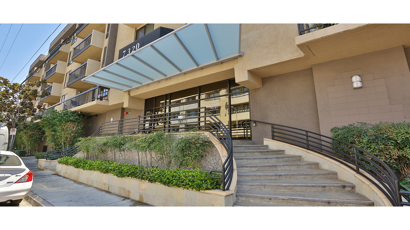 7320 Hawthorn Avenue 206, Los Angeles, CA 90046