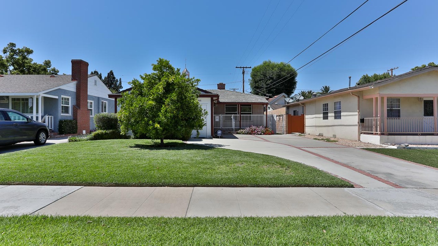 2015 West Oak Street, Burbank, CA 91506