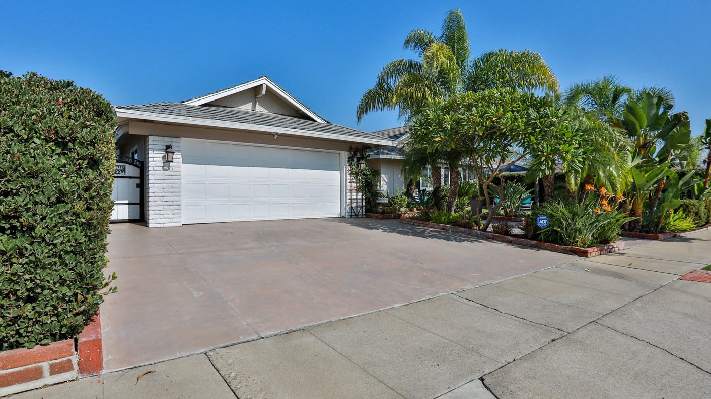 327 East Chestnut Avenue, Orange, CA 92867