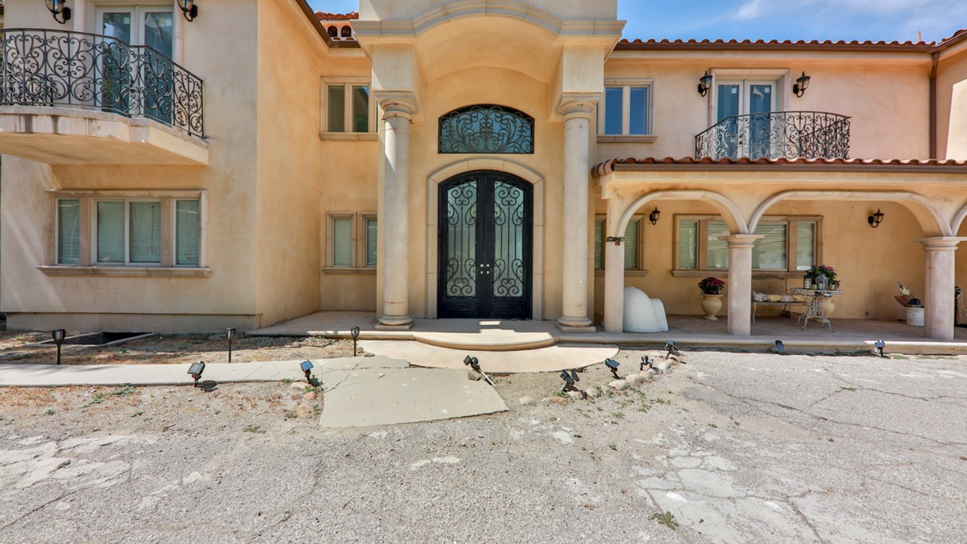 4740 Brewster Drive, Tarzana, CA 91356