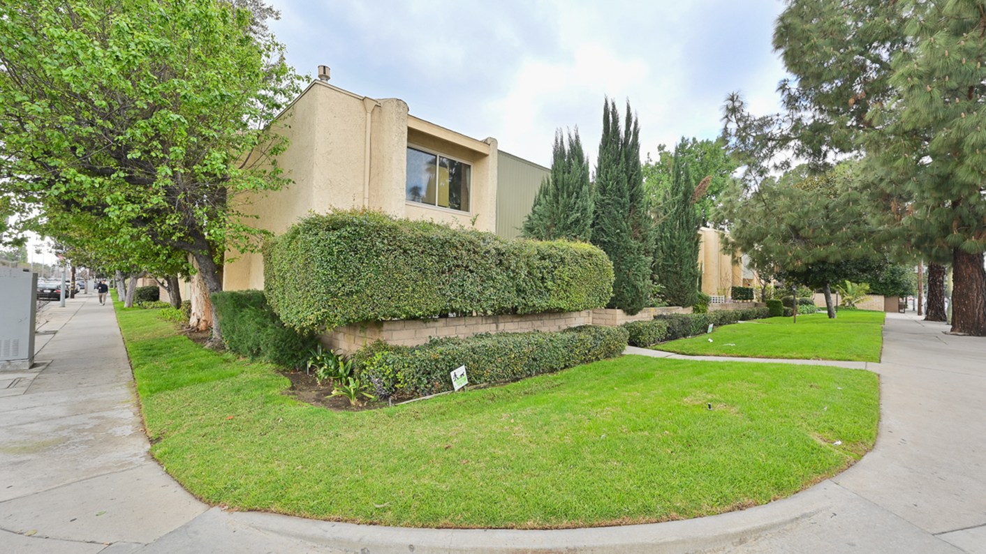 8633 Balboa Boulevard Unit 8, Northridge, CA 91325