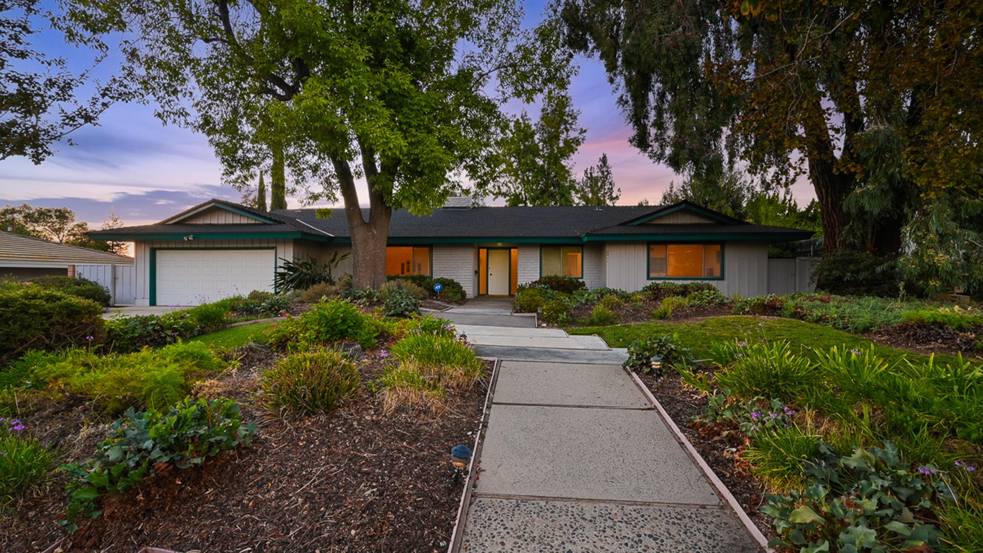 2211 North La Paz Drive, Claremont, CA 91711