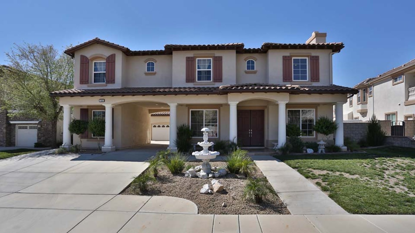 7690 Kent St, Highland, CA 92346