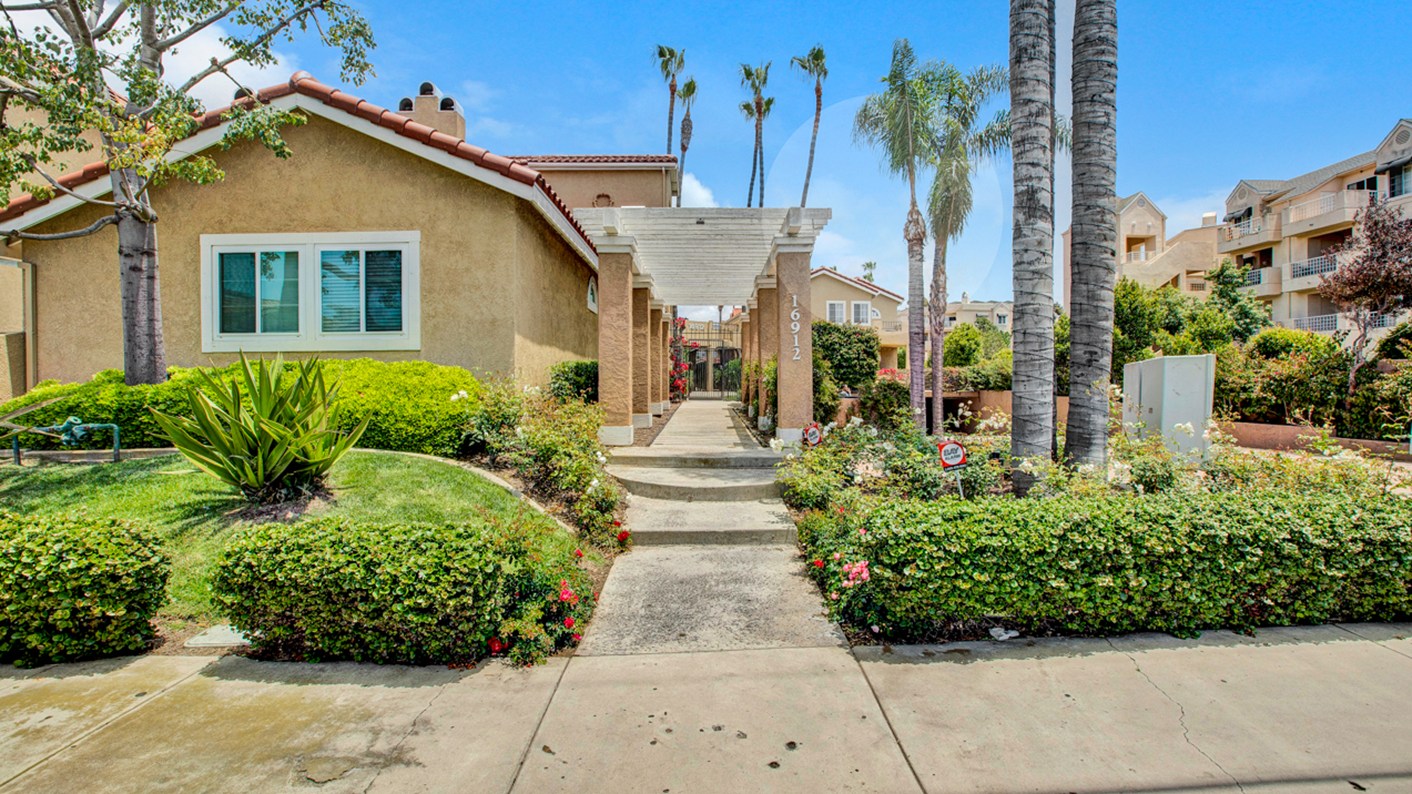 16912 Sims Ln. #103, Huntington Beach, CA 92649