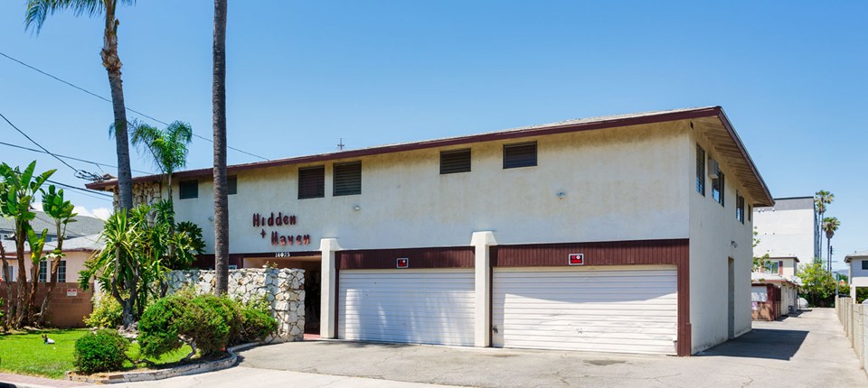 16025 Gault Street 17, Van Nuys, CA 91406