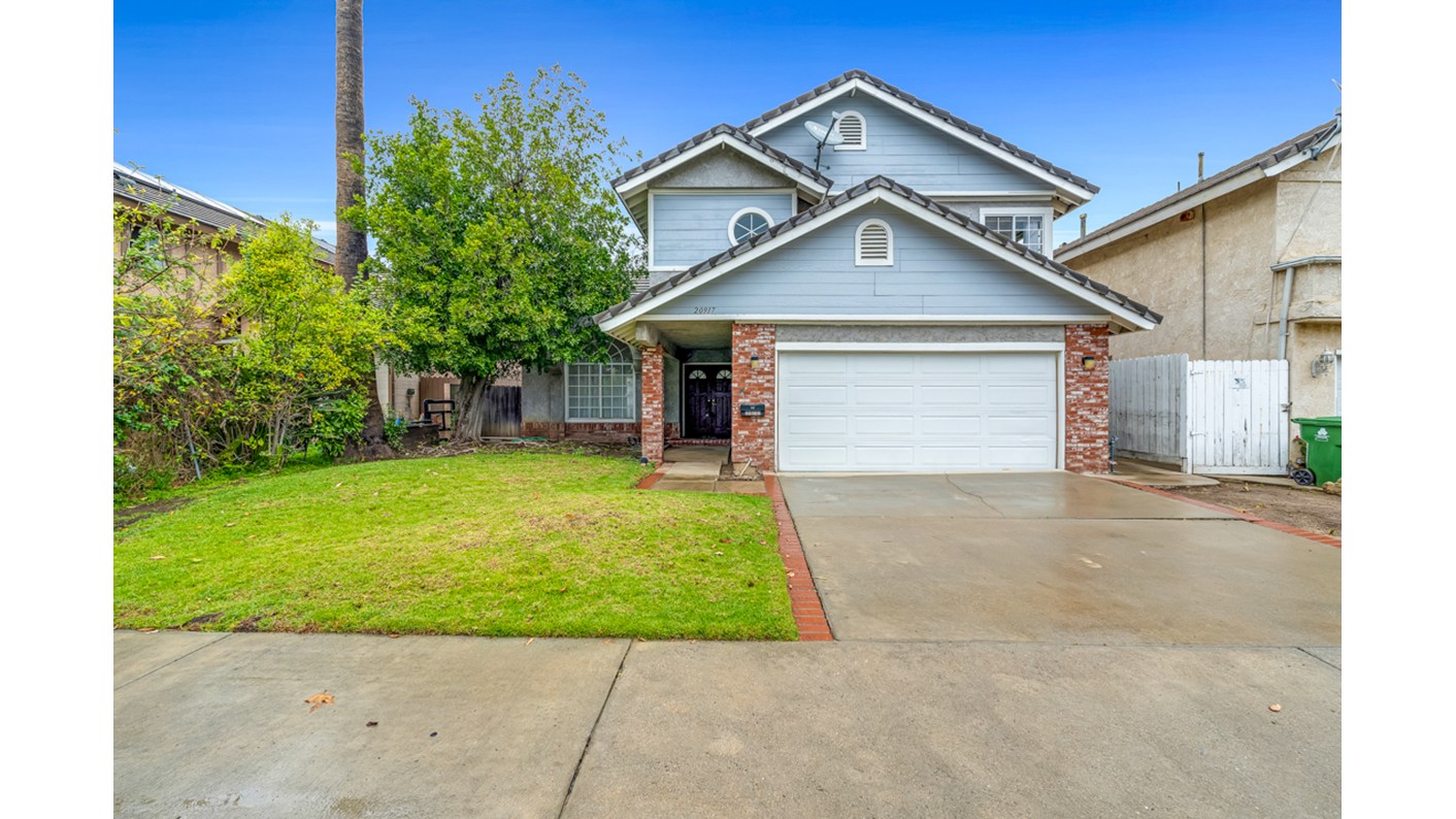 20917 Bassett Street, Los Angeles, CA 91303