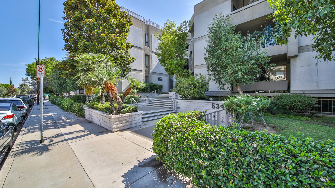 5340 Yarmouth Avenue Penthouse 301, Los Angeles, CA 91316