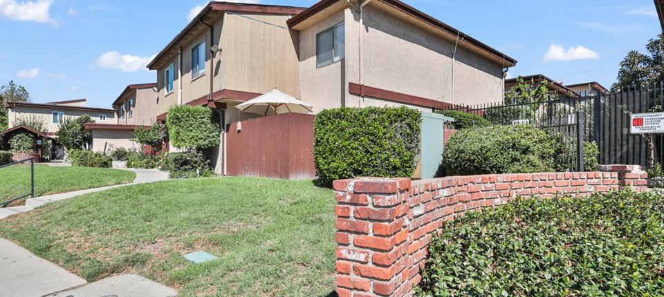7300 Lennox Avenue Unit J5, Van Nuys, CA 91405