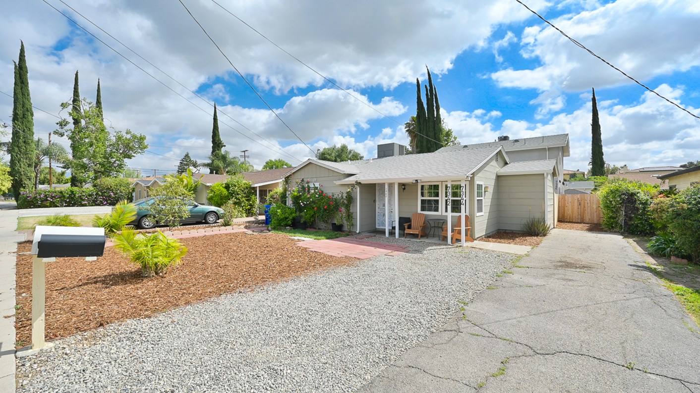 7342-7344 Loma Verde Avenue, Los Angeles, CA 91303