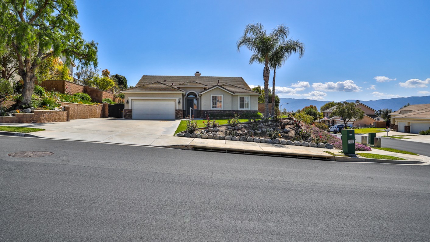 870 Via Blairo, Corona, CA 92879