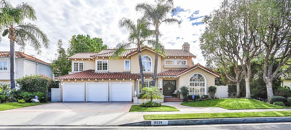 19220 Stare St, Los Angeles, CA 91324