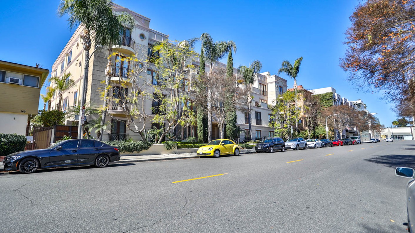 137 South Spalding Drive 106, Beverly Hills, CA 90212