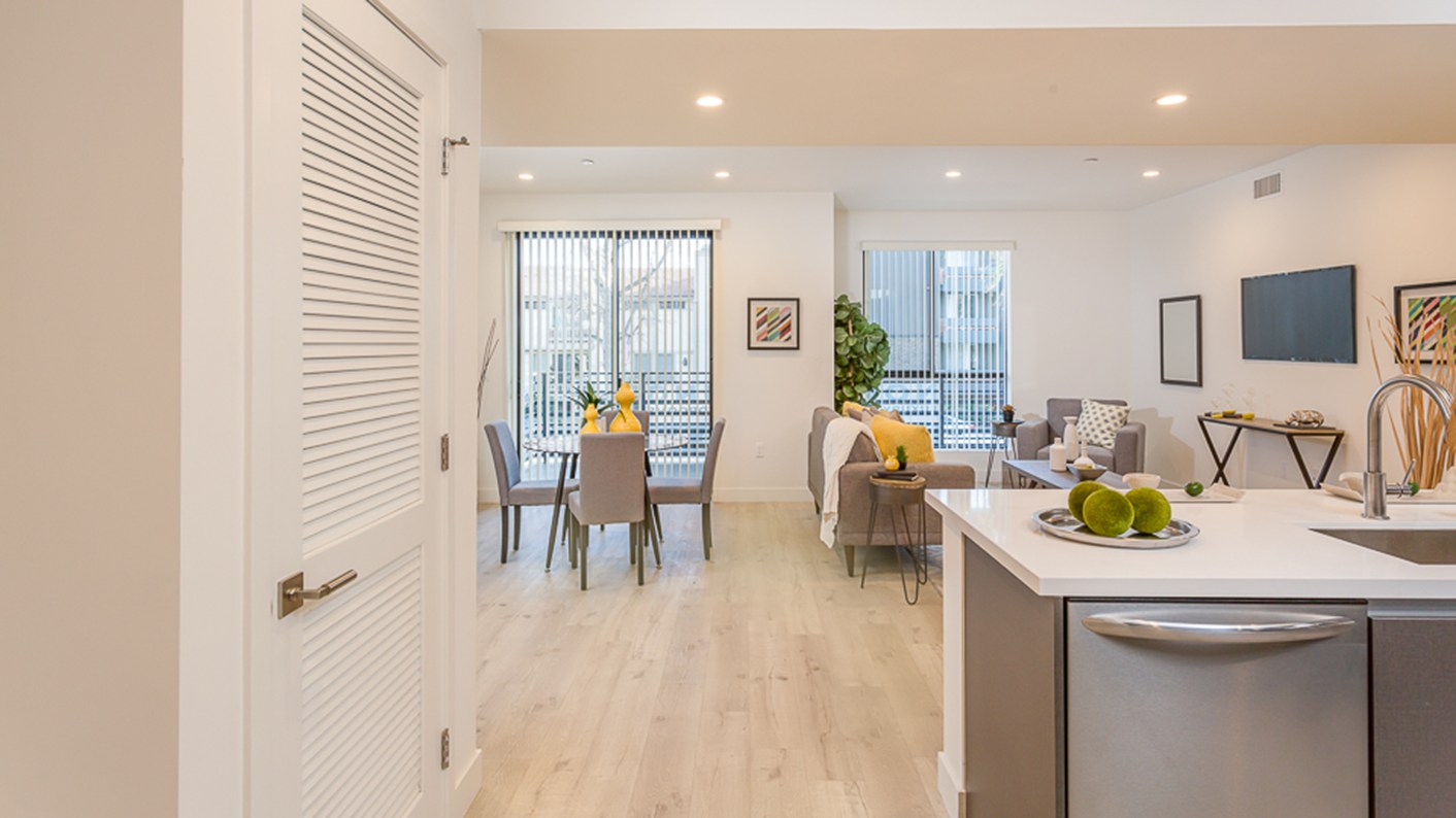 11269 Camarillo Street Unit 205, Los Angeles, CA 91602