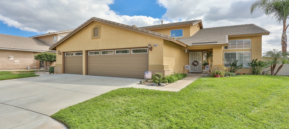 29537 Silver Buckle Ct, Highland, CA 92346