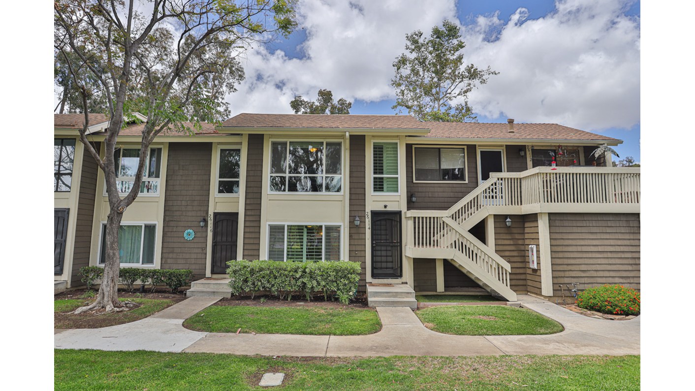 26114 Hillsford Pl., Lake Forest, CA 92630