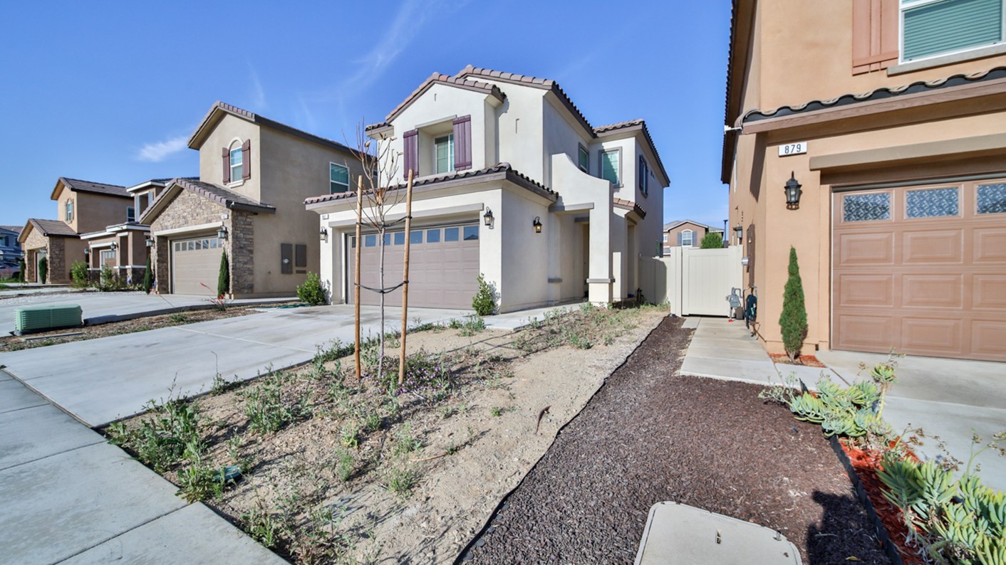 867 S. Breden Lane, Rialto, CA 92376