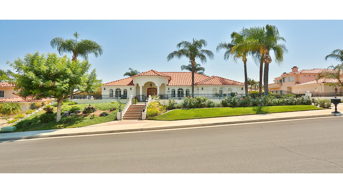 5944 Vía Loma, Riverside, CA 92506