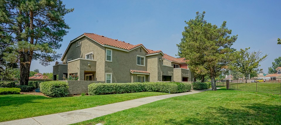 200 E. Alessandro  Unit 80, Riverside, CA 92508