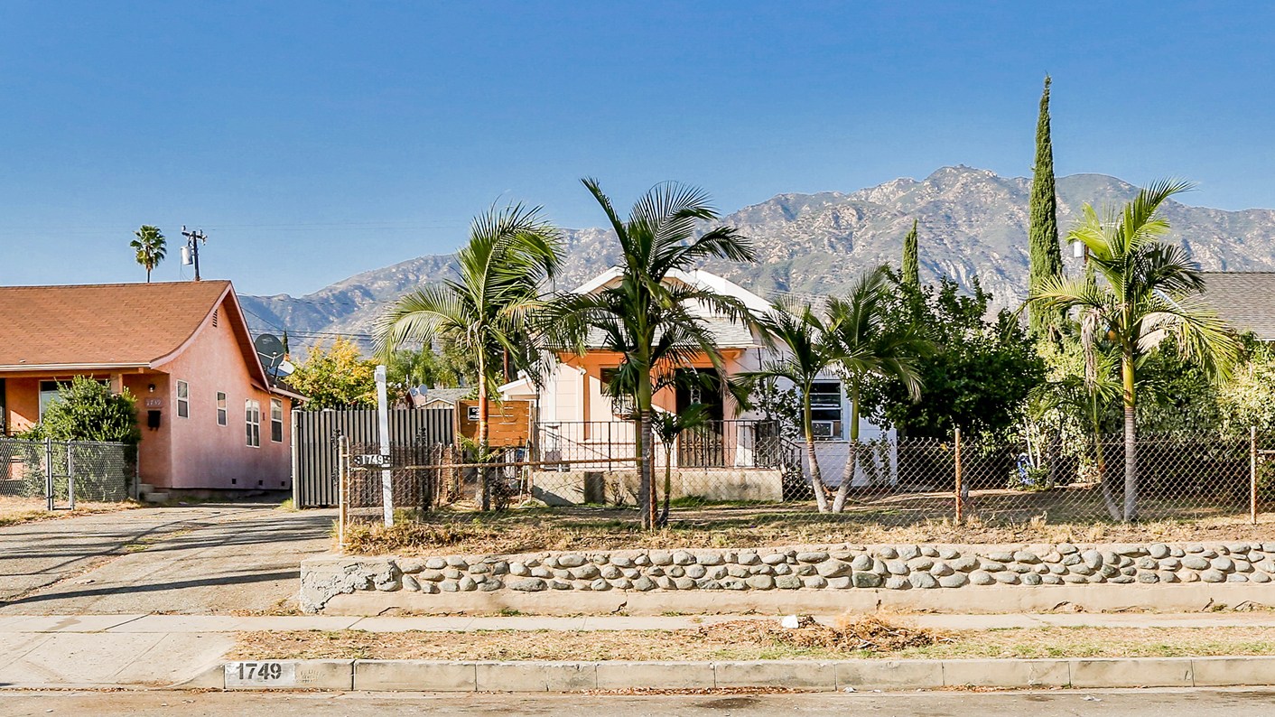 1749 Atchison Street, Pasadena, CA 91104