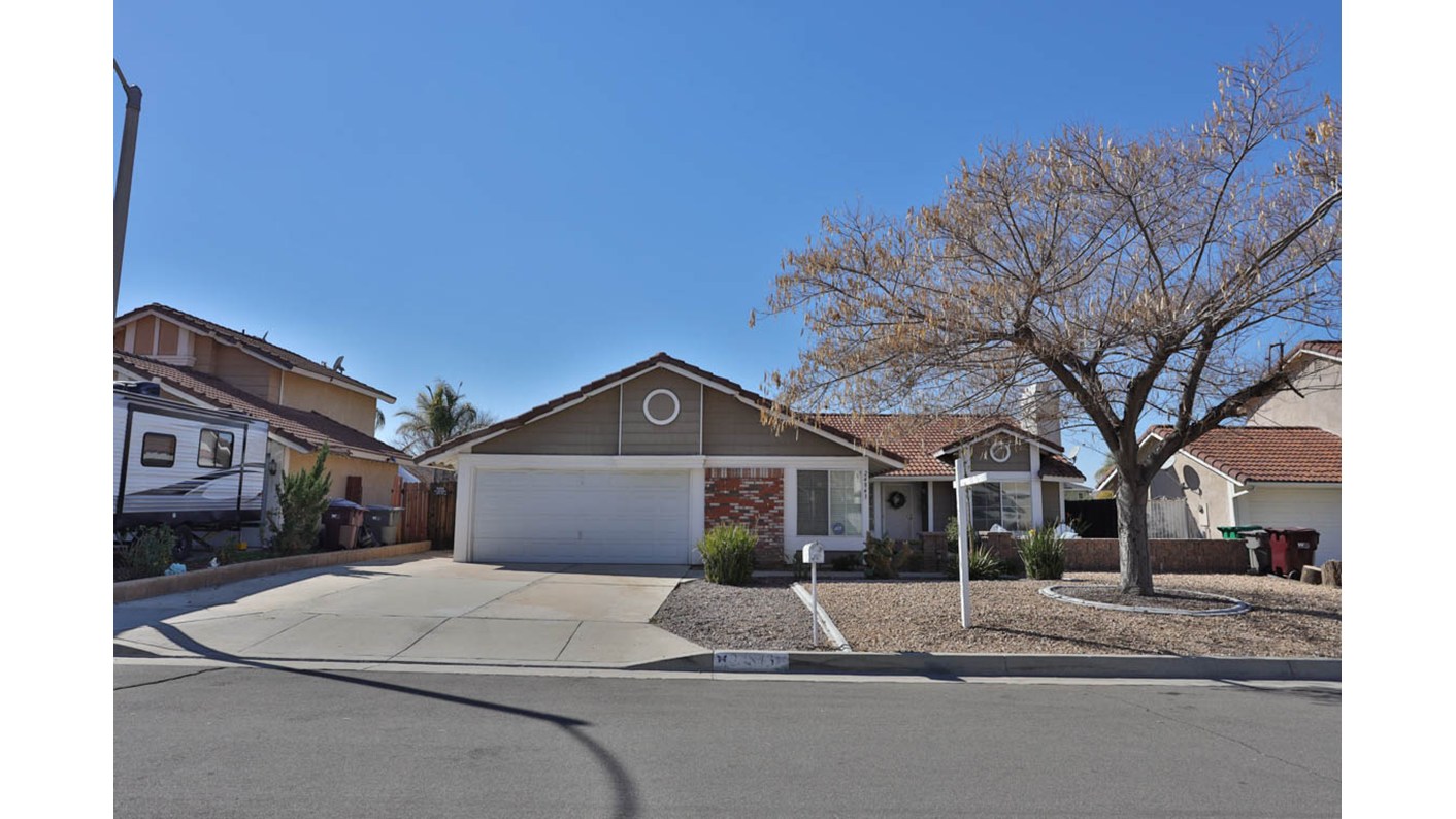 24843 Cologne, Hemet, CA 92544