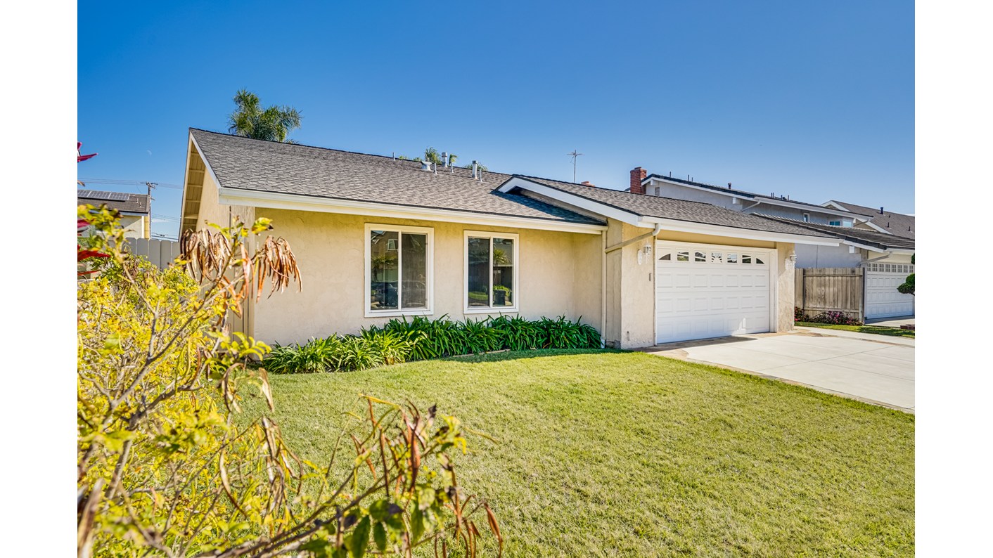 17172 Englewood Circle, Huntington Beach, CA 92647