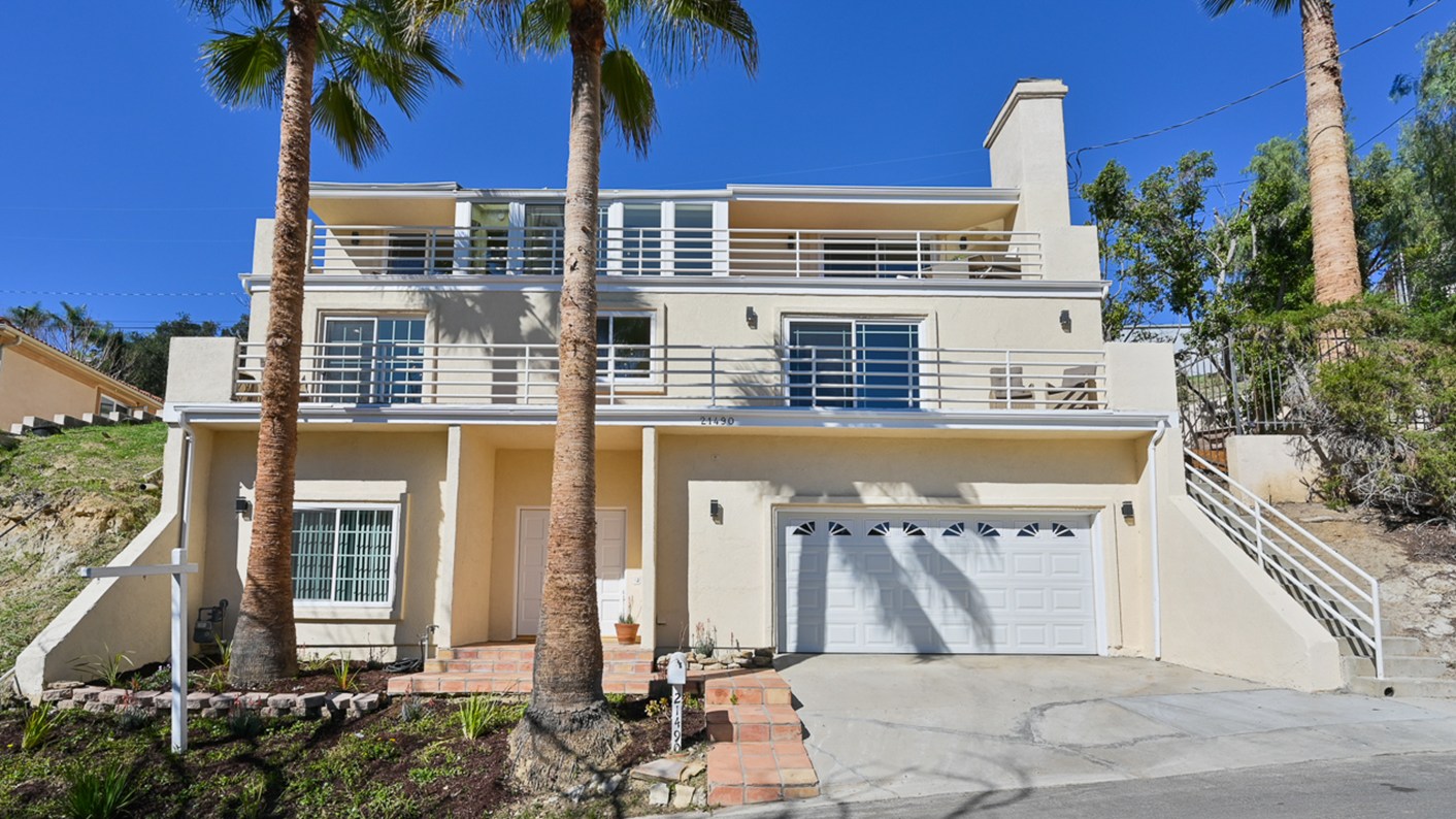 21490 Arcos Drive, Woodland Hills, CA 91364