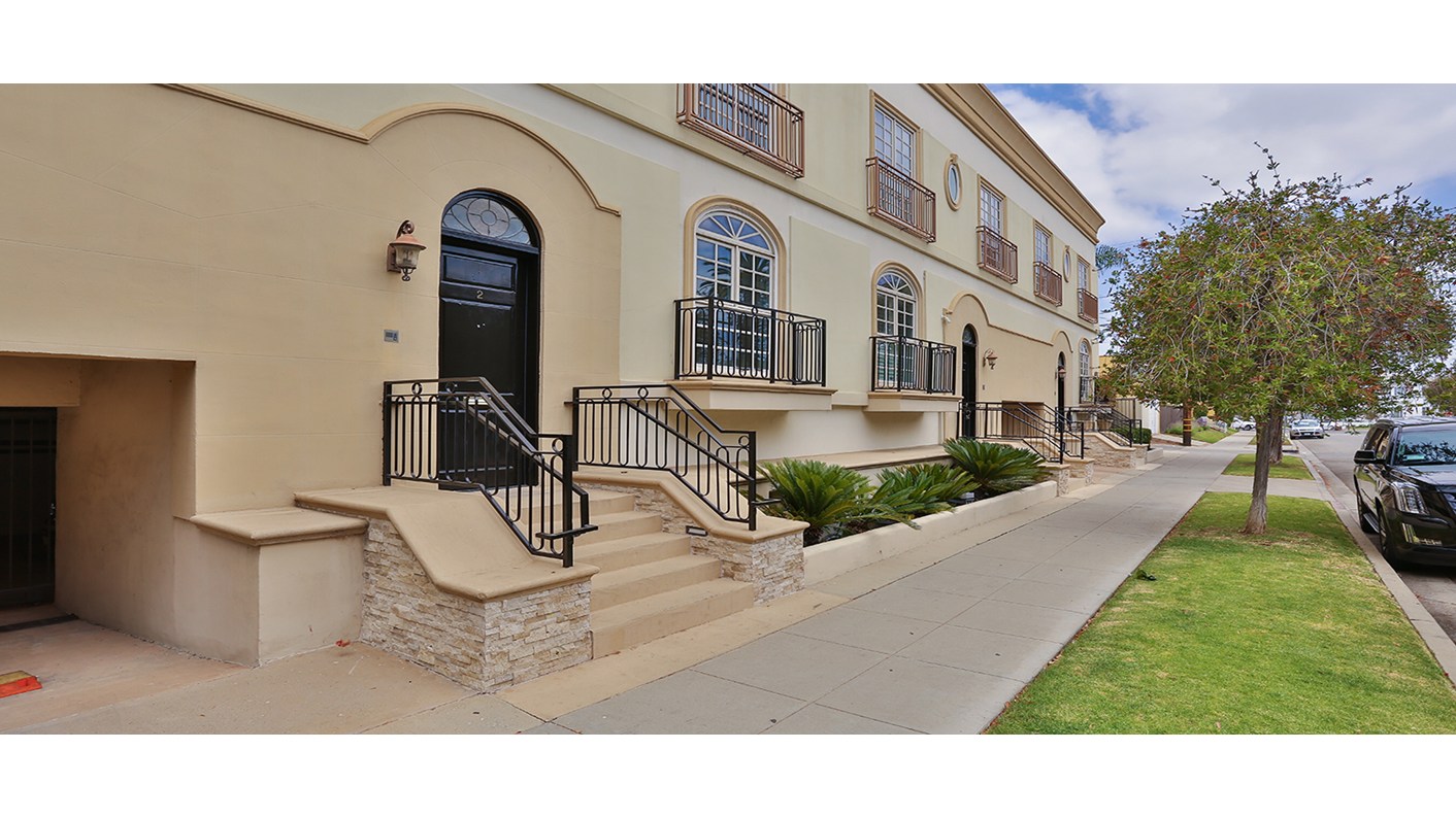 202 North Crescent Drive Unit 2, Beverly Hills, CA 90210