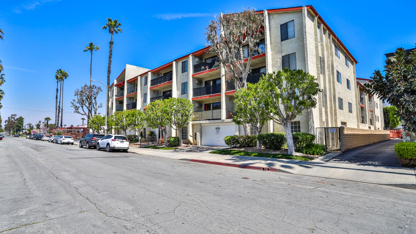 3530 Elm Avenue #304, Long Beach, CA 90807