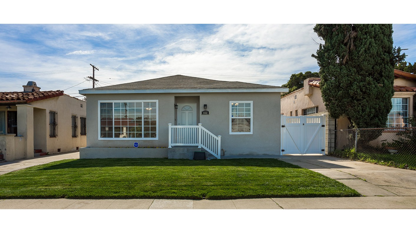 652 West 102nd Street, Los Angeles, CA 90044