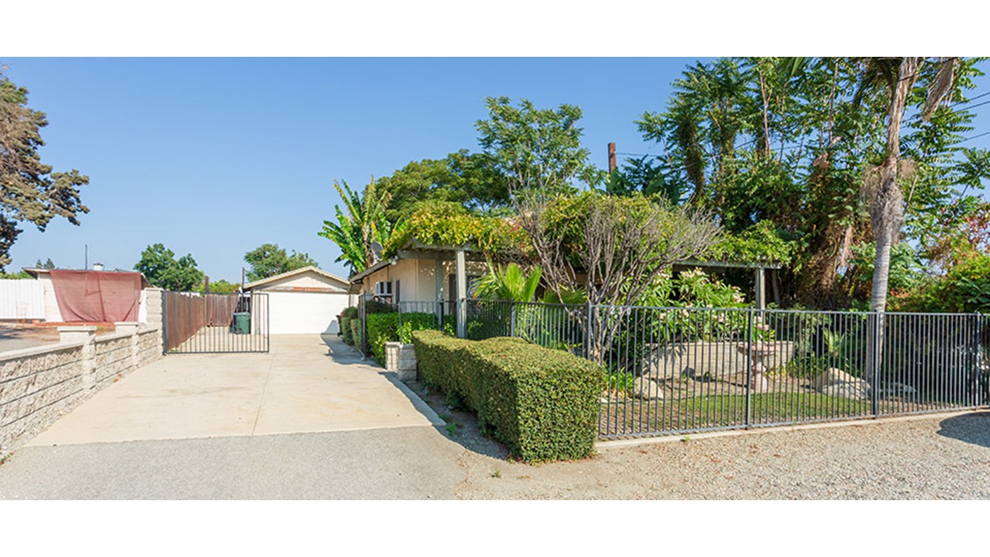 230 North Vista Place, Upland, CA 91786