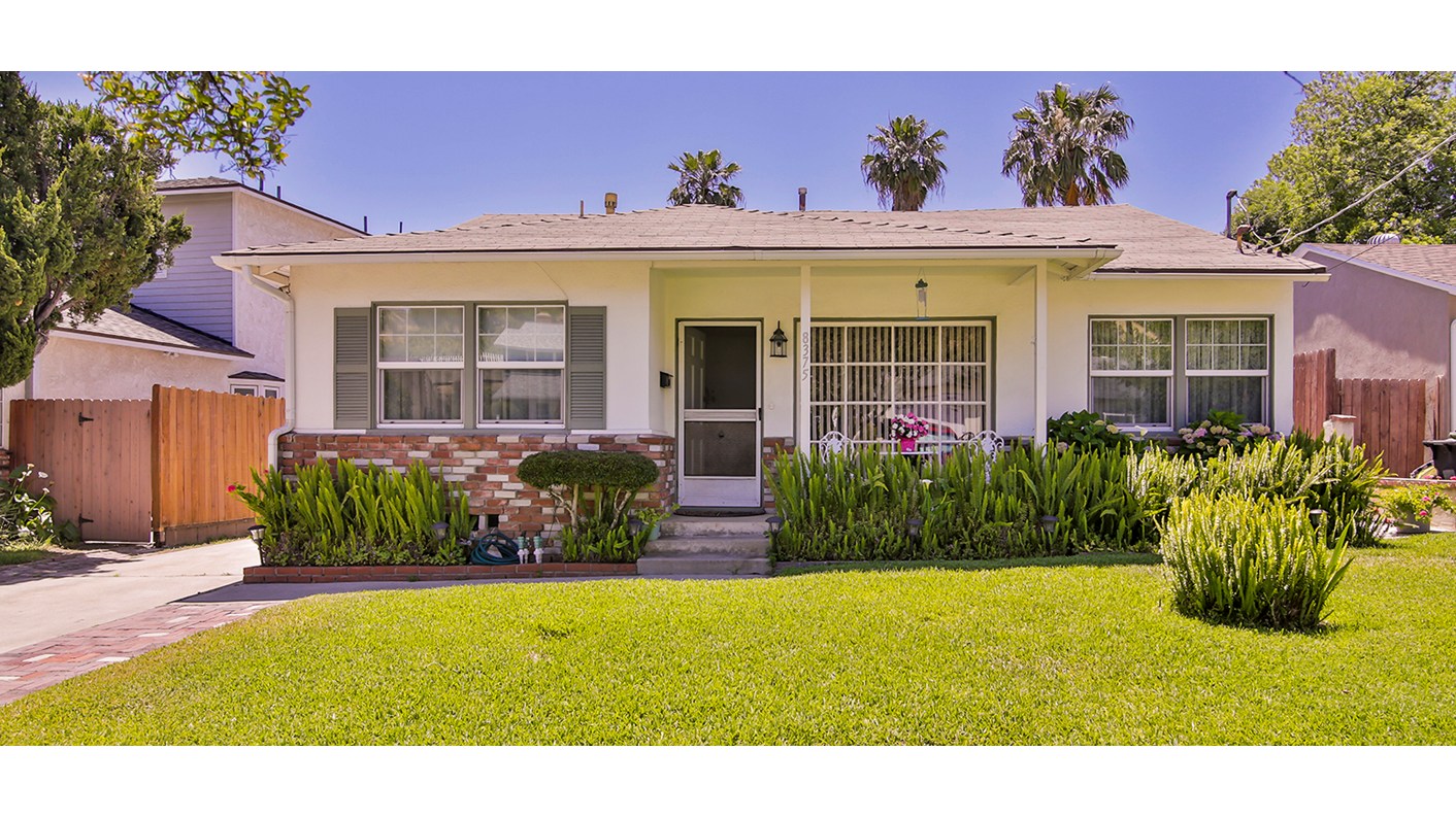 8375 Outland View Dr, Los Angeles, CA 91352