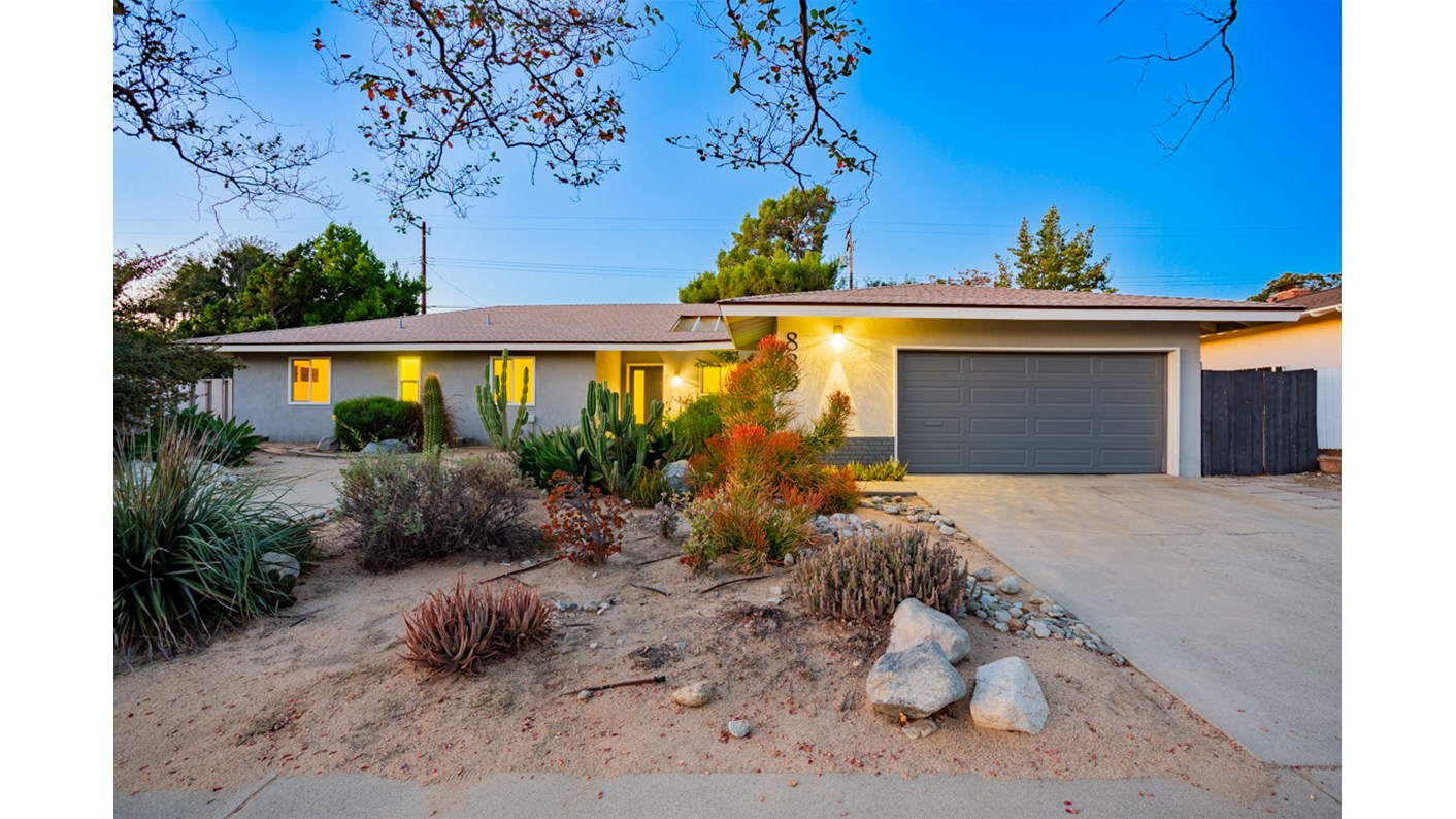 889 Ottawa Drive, Claremont, CA 91711