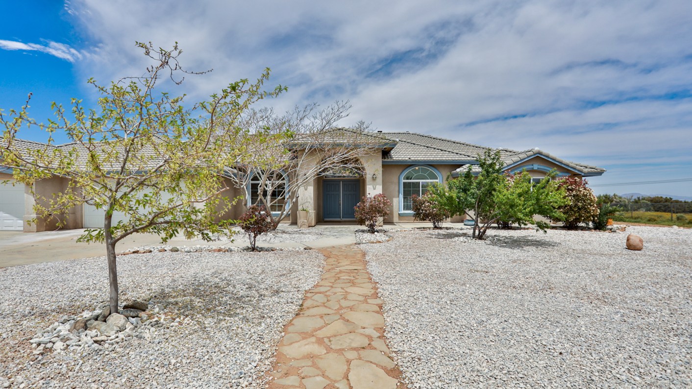 7924 Cedar Street, Phelan, CA 92371