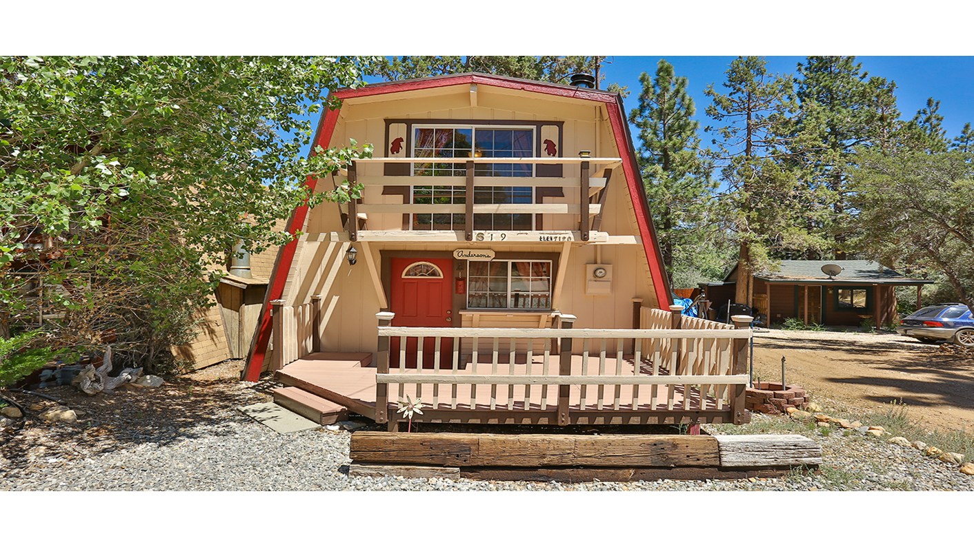 619 Wabash Avenue, Sugarloaf, CA 92386