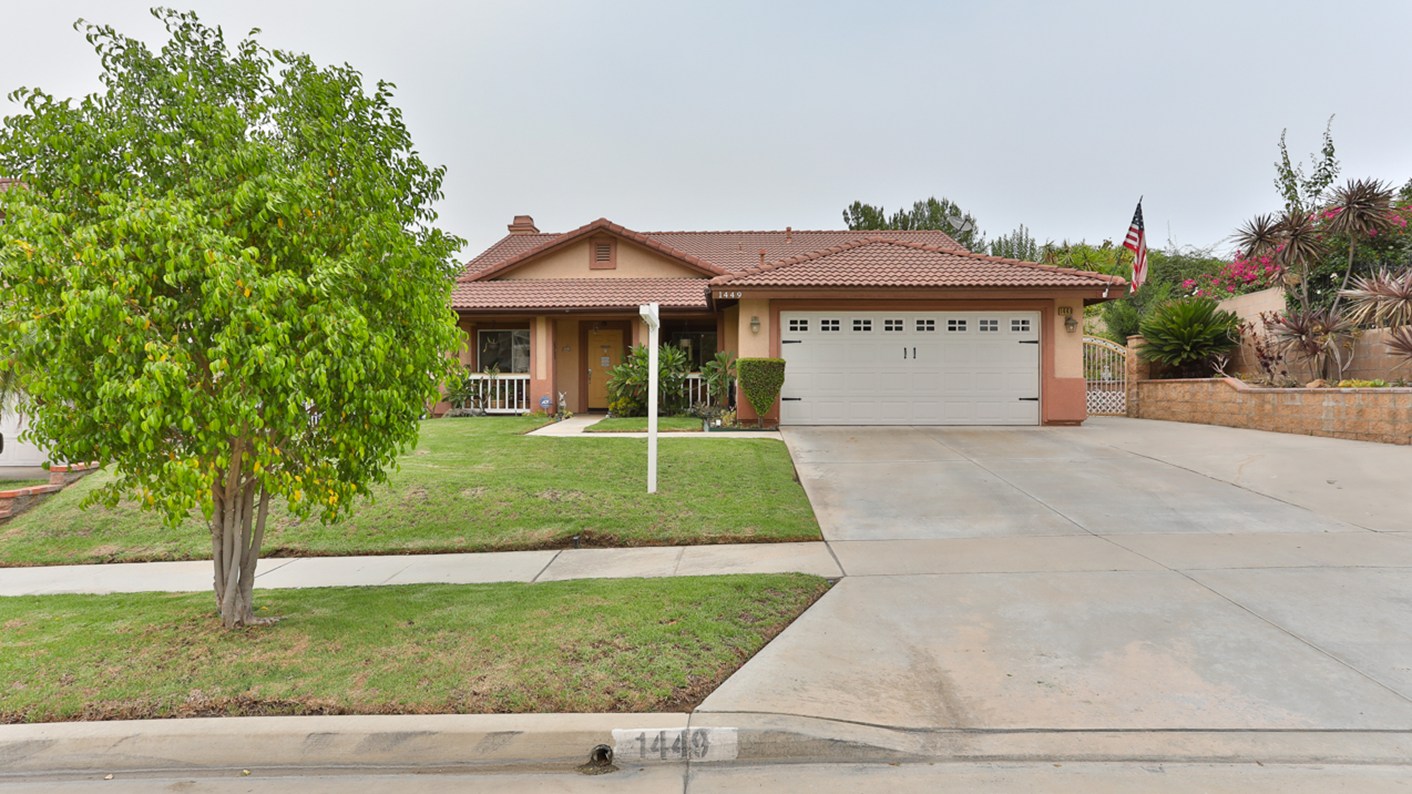 1449 Hermosa Drive, Corona, CA 92879
