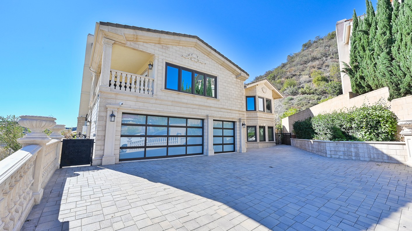 3337 Stephens Circle, Glendale, CA 91208