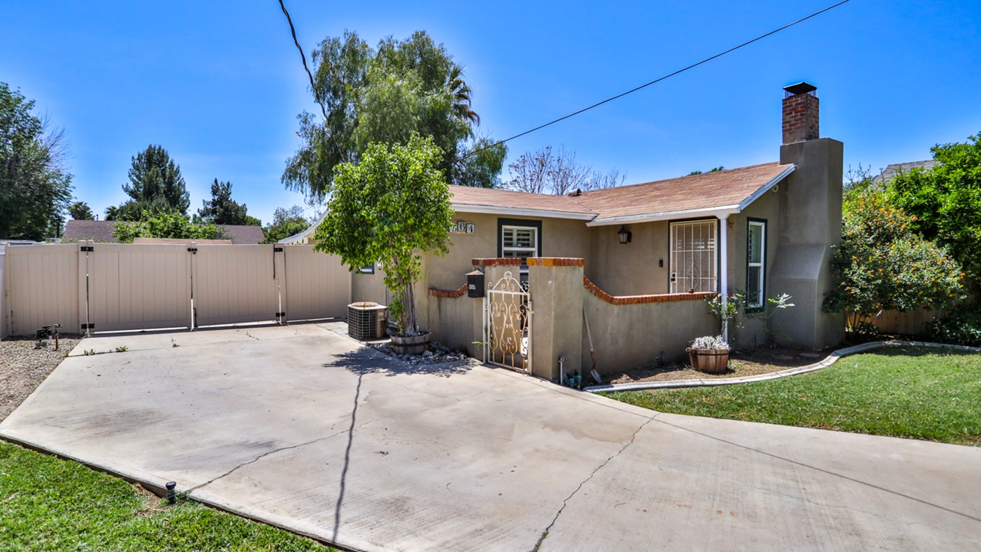4564 Marmian Way, Riverside, CA 92506