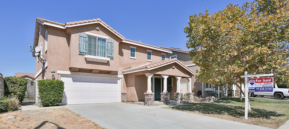 7196 Plum Tree Pl, Fontana, CA 92336
