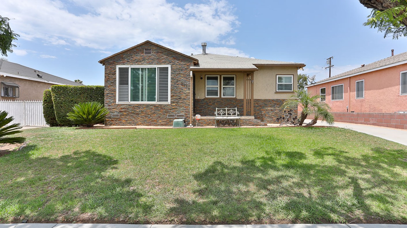 9825 South 6th Avenue, Inglewood, CA 90305