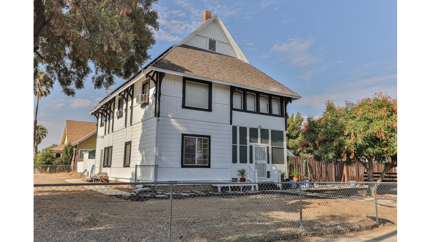 184 West 2nd St., Rialto, CA 92376