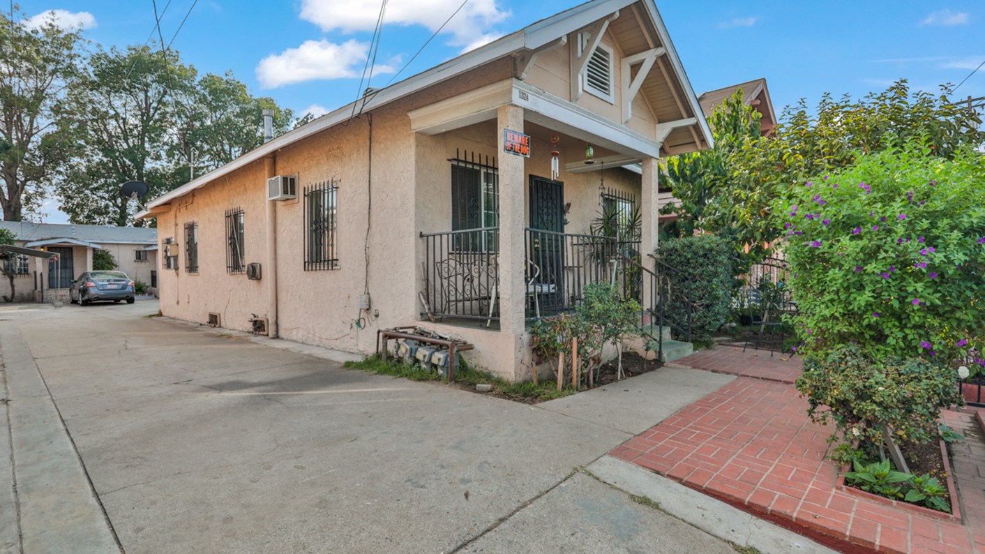 1324 East 33rd Street, Los Angeles, CA 90011