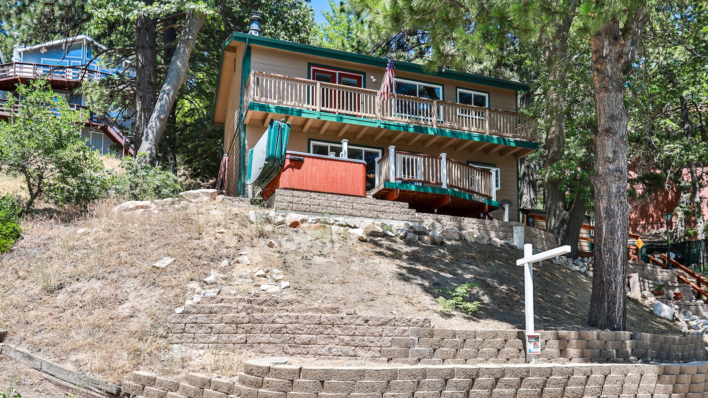 31350 Old City Creek Rd, Running Springs, CA 92382