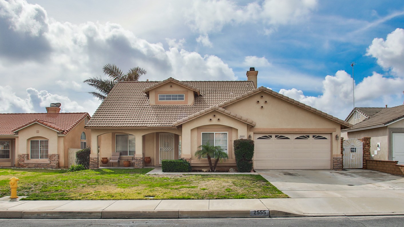 2555 West Sunrise Drive, Rialto, CA 92377