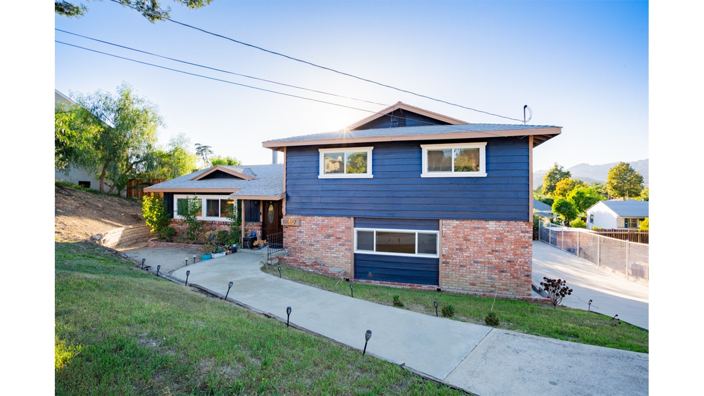 10527 Variel Avenue, Chatsworth, CA 91311