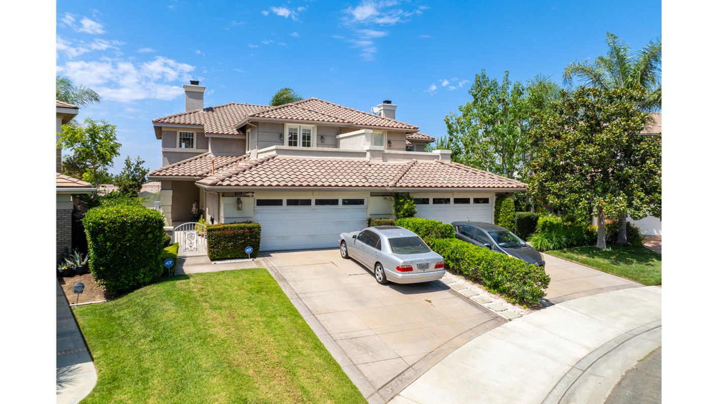 885 South Country Glen Way, Anaheim, CA 92808