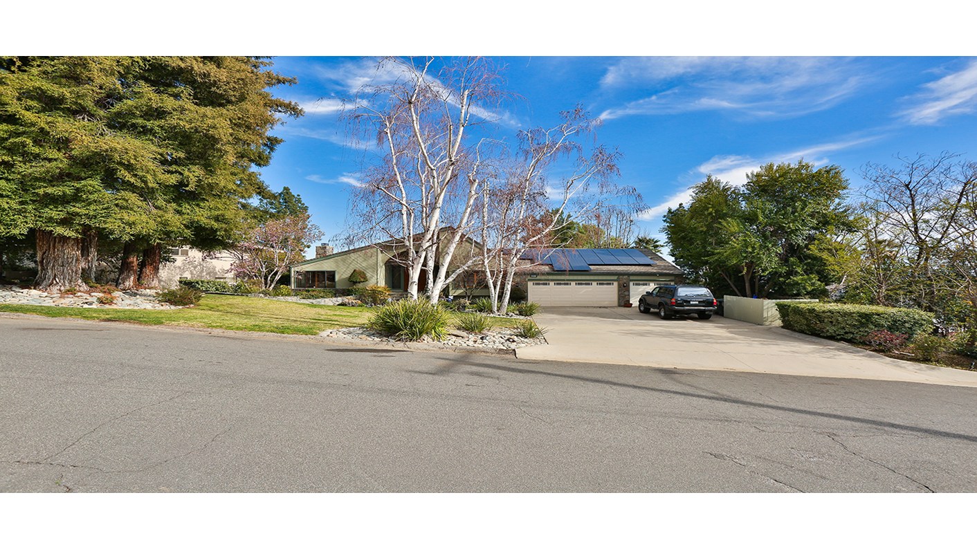 2420 San Antonio Crescent East, Upland, CA 91784