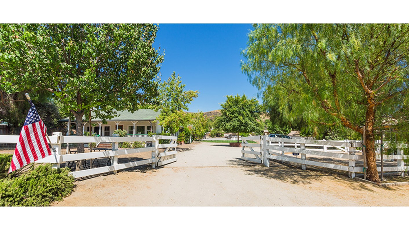6128 Chesebro Road, Agoura Hills, CA 91301
